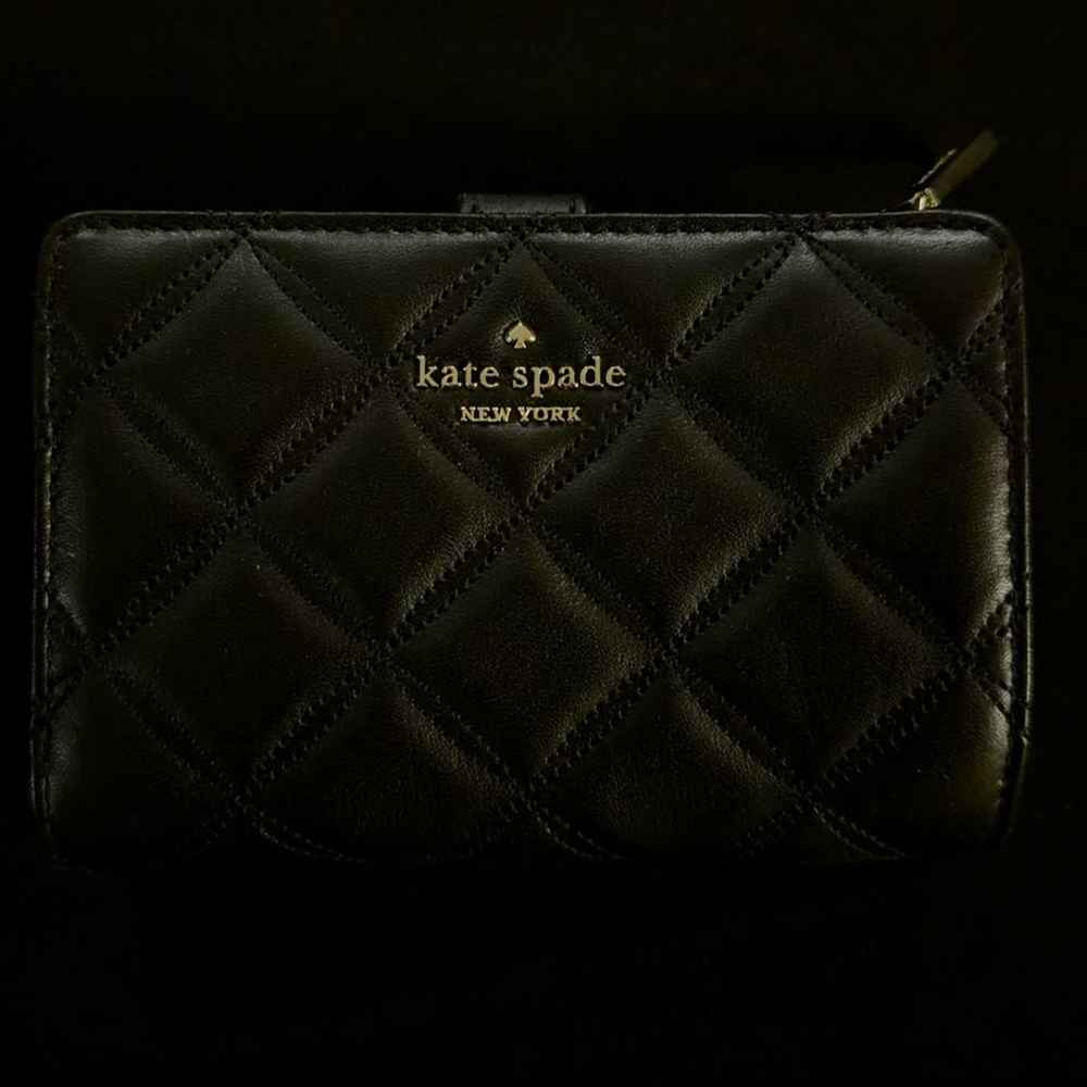 ✨ NWT Kate Spade Black Quilted Leather Wallet – Classic + Chic ✨